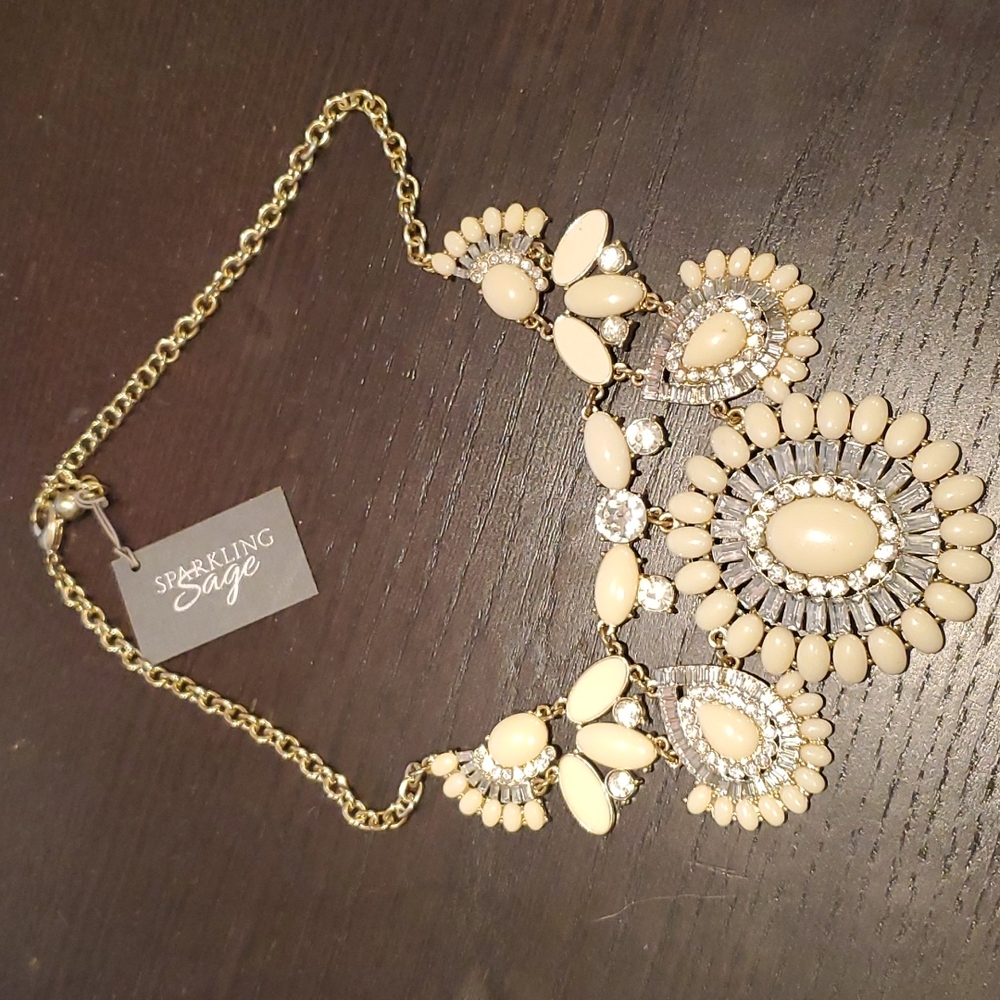 Sparkling Sage Statement Necklace